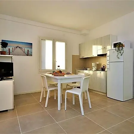 Otel Modern And Bright Flat 700m From The Bibione