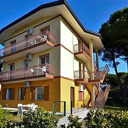 Modern And Bright Flat 700m From The Otel