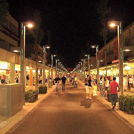 Modern And Bright Flat 700m From The Apartment Bibione